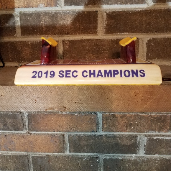 LSU. 2019 Memorabilia - Picture 9 of 9